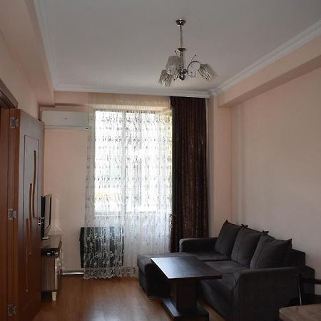 Two Bedroom Apartment Subtropic City バトゥーミ エクステリア 写真