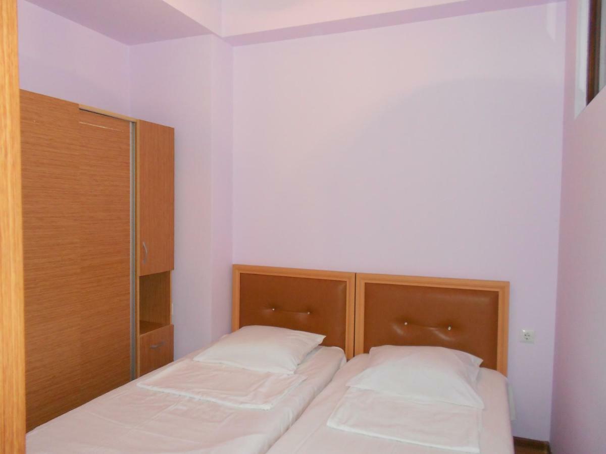 Two Bedroom Apartment Subtropic City バトゥーミ エクステリア 写真