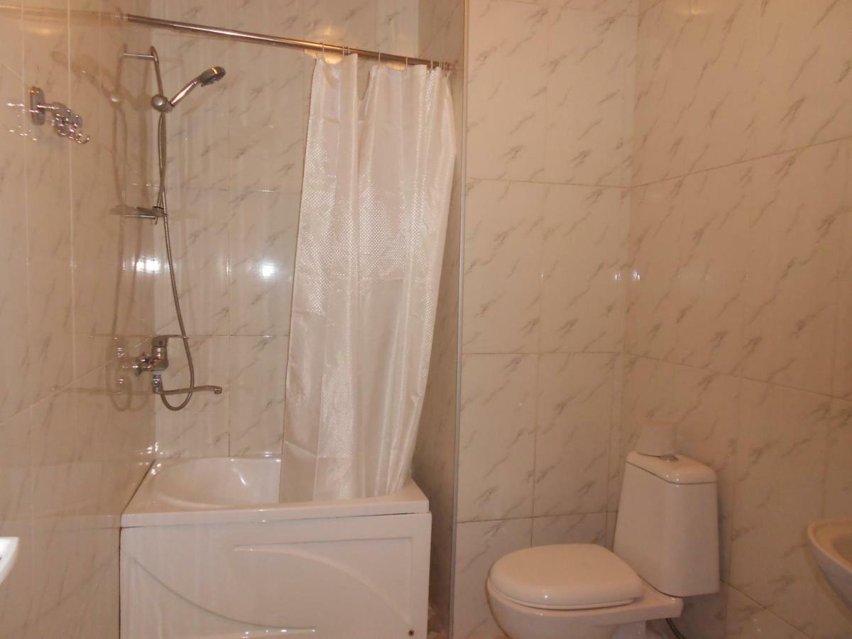 Two Bedroom Apartment Subtropic City バトゥーミ エクステリア 写真